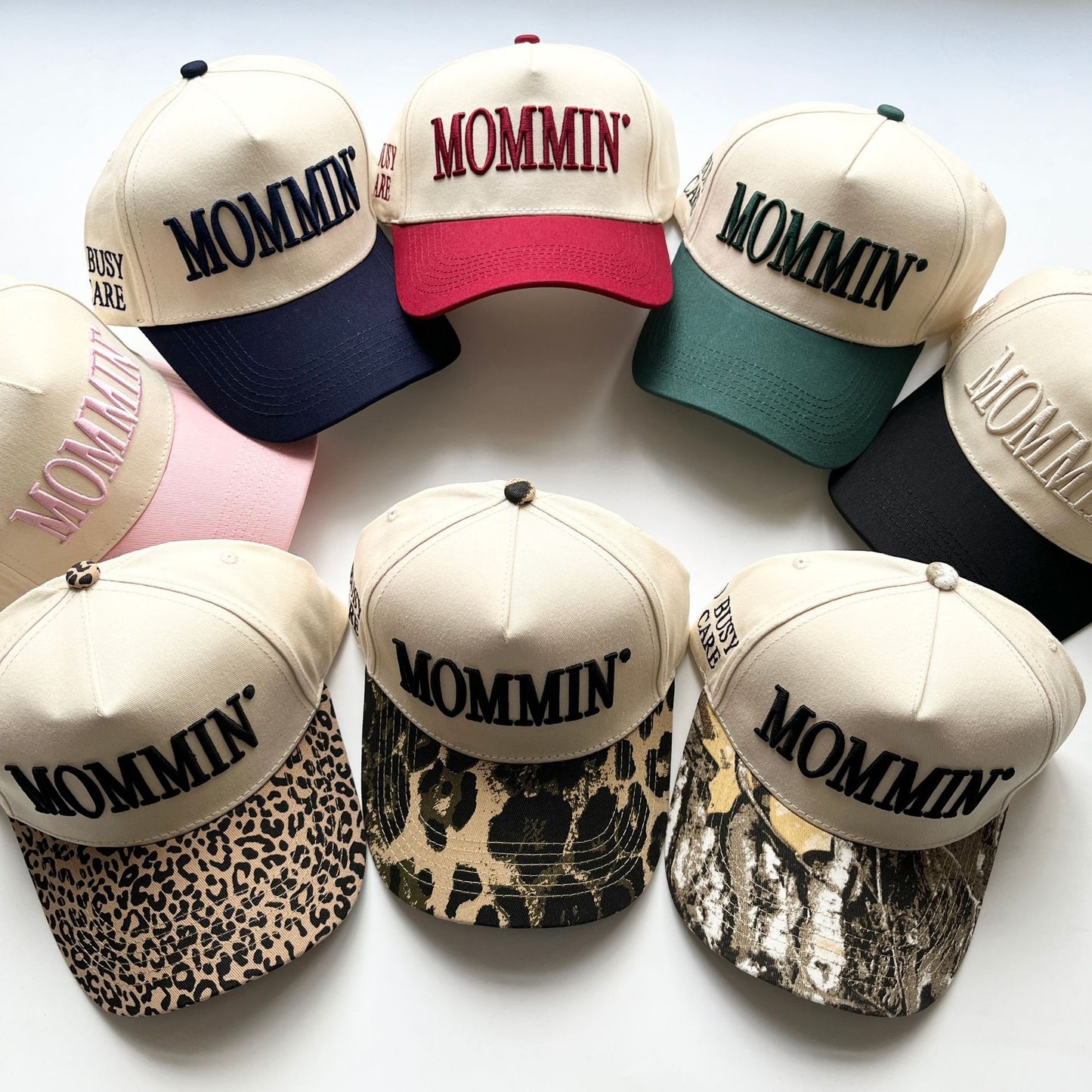 Mommin Trucker Hat for Women Embroidered Mom Baseball Cap Adjustable Canvas Vintage Hat for Casual Wear